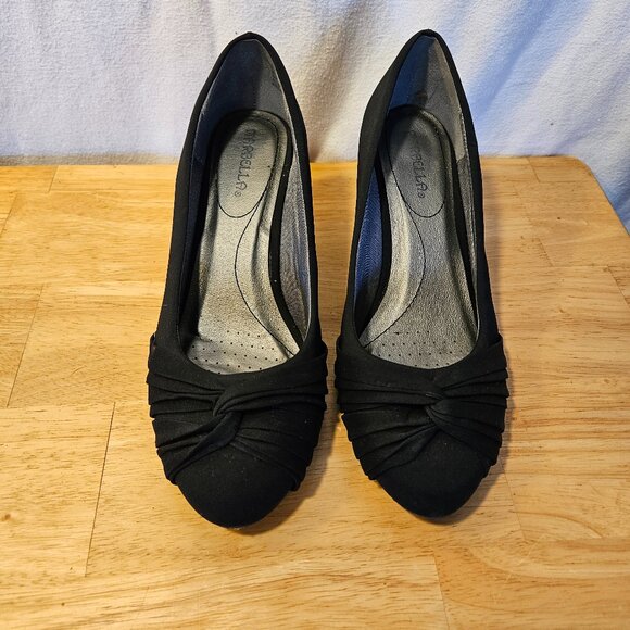 Women's High Heel Shoes by Marbella.  Size 8W with 2 inch heel. ITEM #1967 - Picture 1 of 6